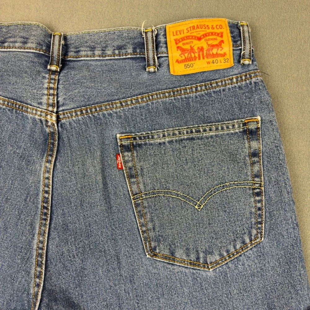 Levis 550 Relaxed Fit Jeans Mens 40x32 Blue Medium Wash Tapered Leg‎ 00550-4891